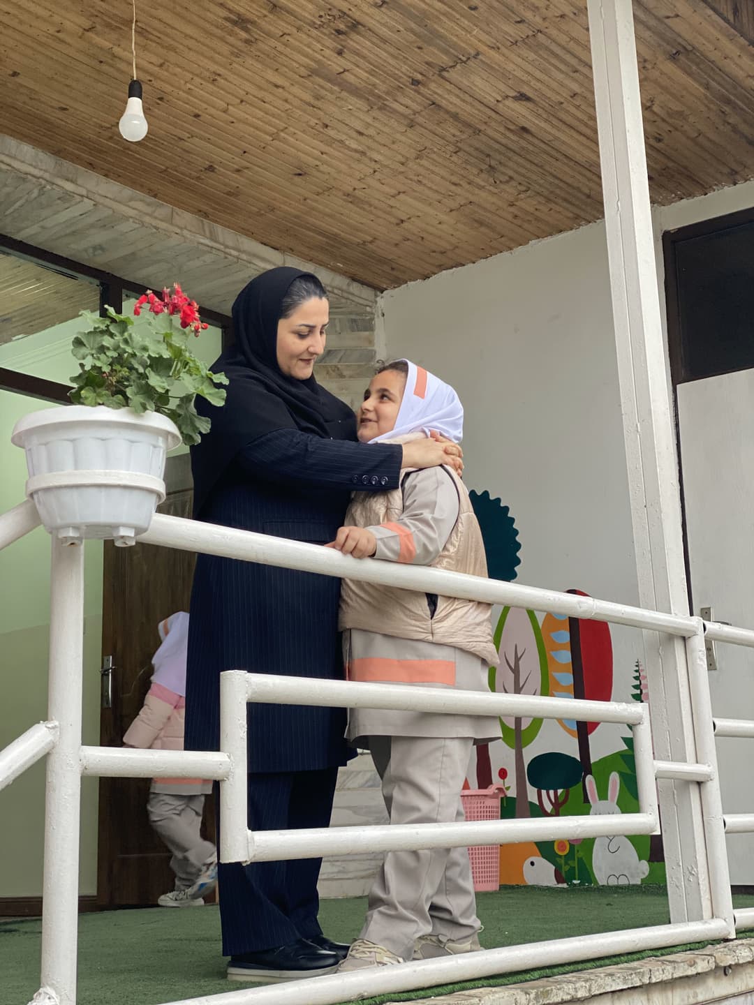 دبستان تمام هوشمند گنجينه خرد (شعبه بهشتی)
